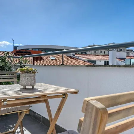 Beco Santa Emilia 4o, A In Madeira *