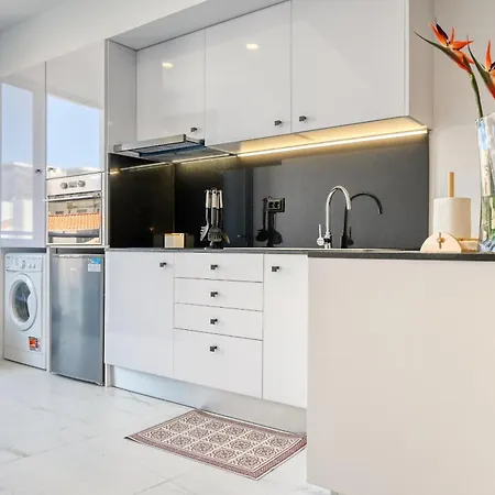 Beco Santa Emilia 4o, A In Madeira *