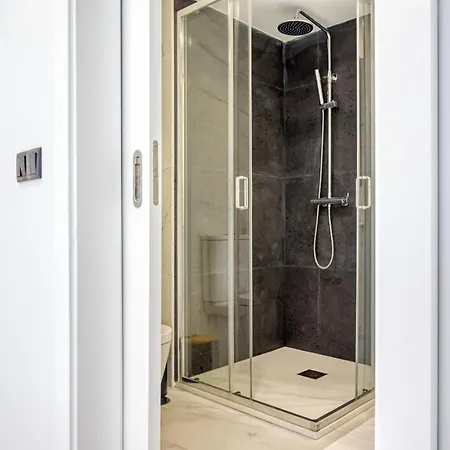 Beco Santa Emilia 4o, A In Madeira