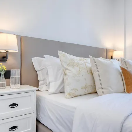 Beco Santa Emilia 4o, A In Madeira *