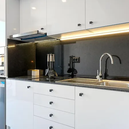 Beco Santa Emilia 4o, A In Madeira *