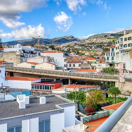 Beco Santa Emilia 4o, A In Madeira Lejlighed *