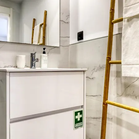 Beco Santa Emilia 4o, A In Madeira