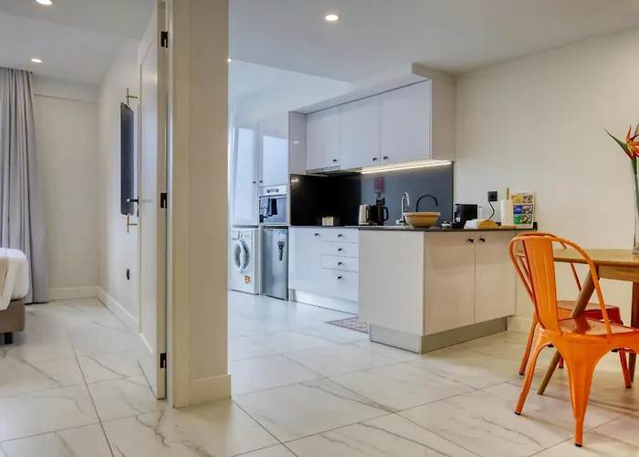 Apartment Beco Santa Emilia 4o, A In Madeira *