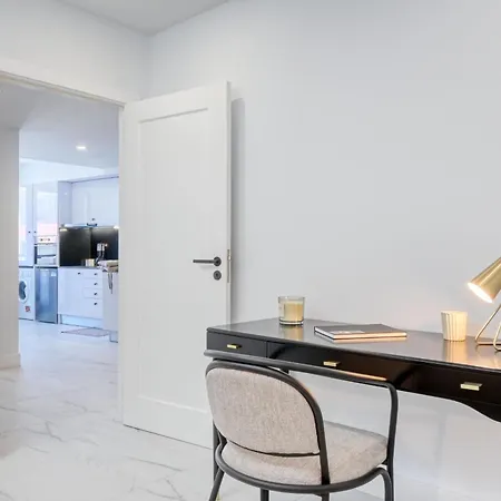 Beco Santa Emilia 4o, A In Madeira