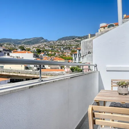 Beco Santa Emilia 4o, A In Madeira Фуншал