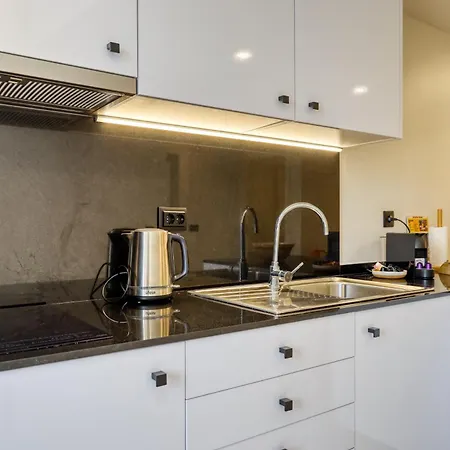 Beco Santa Emilia 4o, A In Madeira *